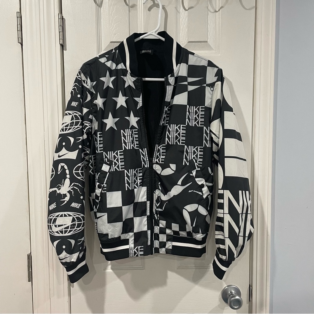 Nike Windbreaker Streetwear Jacket XS